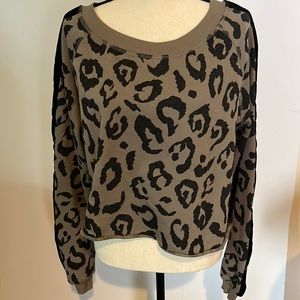 cheetah print, cropped sweatshirt, velvet detail